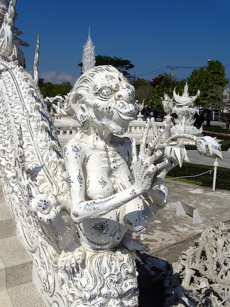 Le temple blanc a chiang rai en thailande